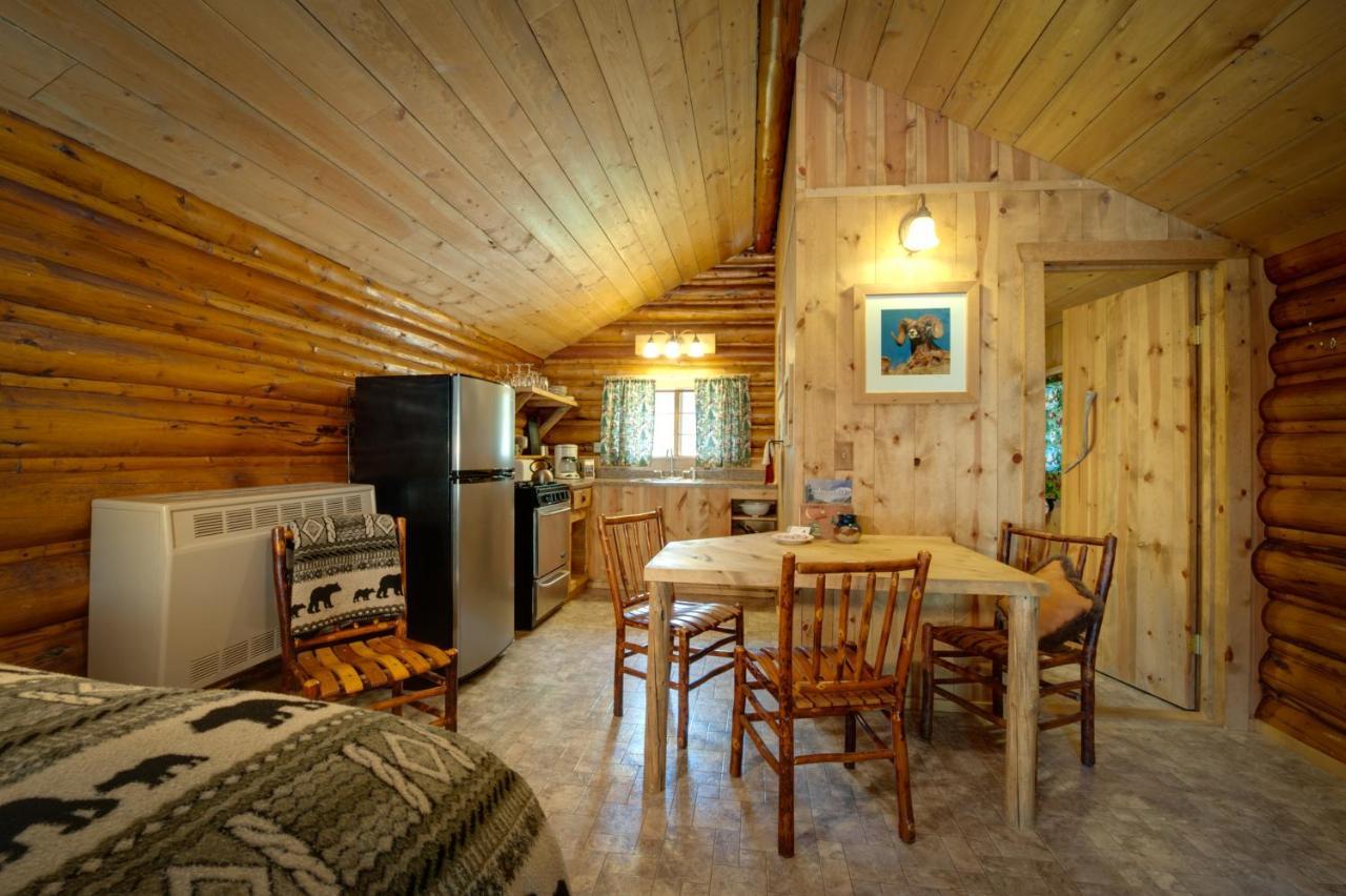 Silver Gate Lodging Cooke City Exterior photo
